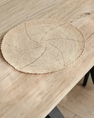 akroa-round-placemat-handmade-sustainable-raffia-4 Akora Placemat