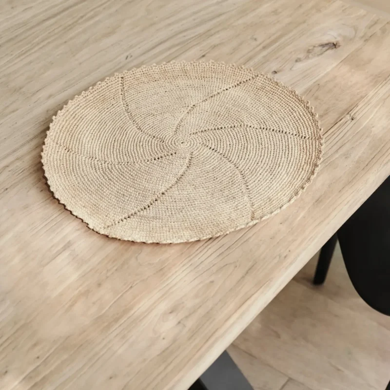 akroa-round-placemat-handmade-sustainable-raffia-4 Akora Placemat